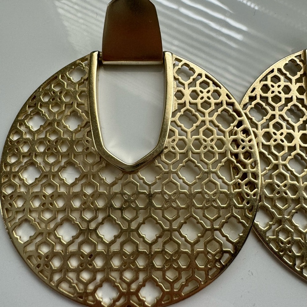 Kendra Scott Diane Gold Filigree Earrings - Picture 4 of 5